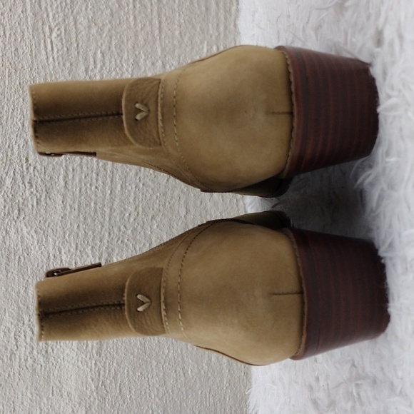 Vionic Roselyn Tan Suede Leather Weather Resistant Side Zip Low Heel Ankle Boot - Picture 7 of 16